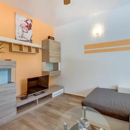 Nerezinac Apartment *